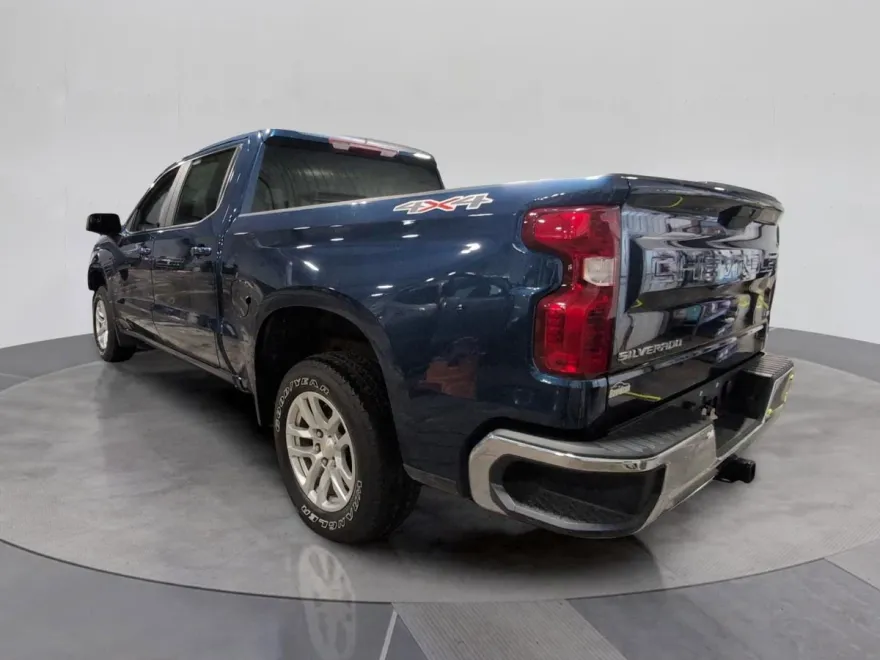 2022 Chevrolet Silverado 1500 LT photo 1