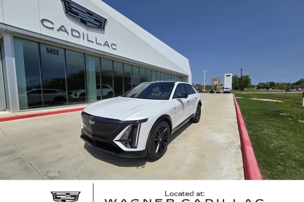 2025 Cadillac Lyriq Sport photo 1
