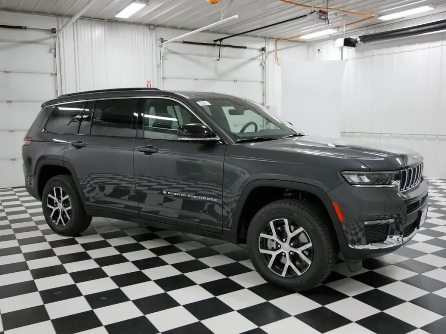2025 Jeep Grand Cherokee Limited photo 1