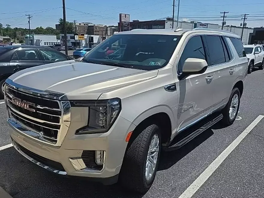 2023 Gmc Yukon SLT photo 1