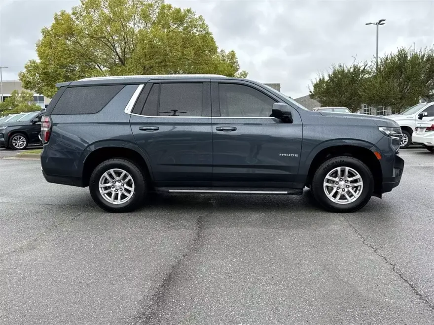 2021 Chevrolet Tahoe LT photo 1