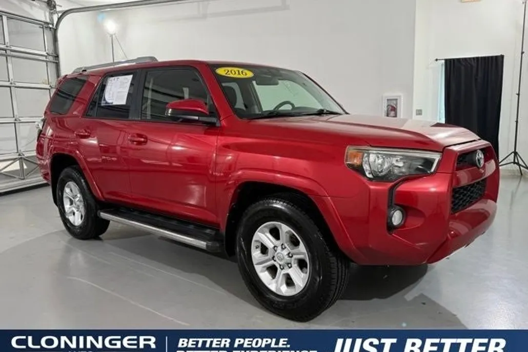 2016 Toyota 4Runner SR5 photo 1