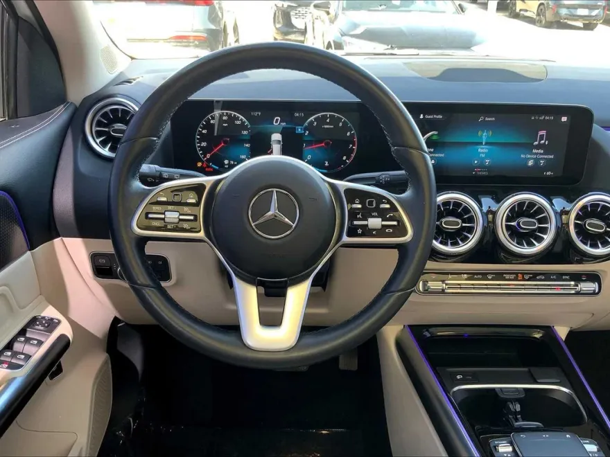 2022 Mercedes Benz GLA 250 4MATIC photo 1