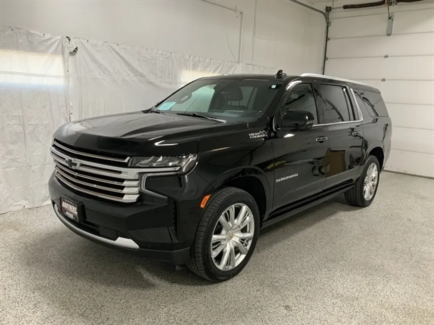 2022 Chevrolet Suburban High Country photo 2