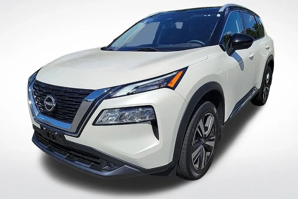 2022 Nissan Rogue SL photo 1