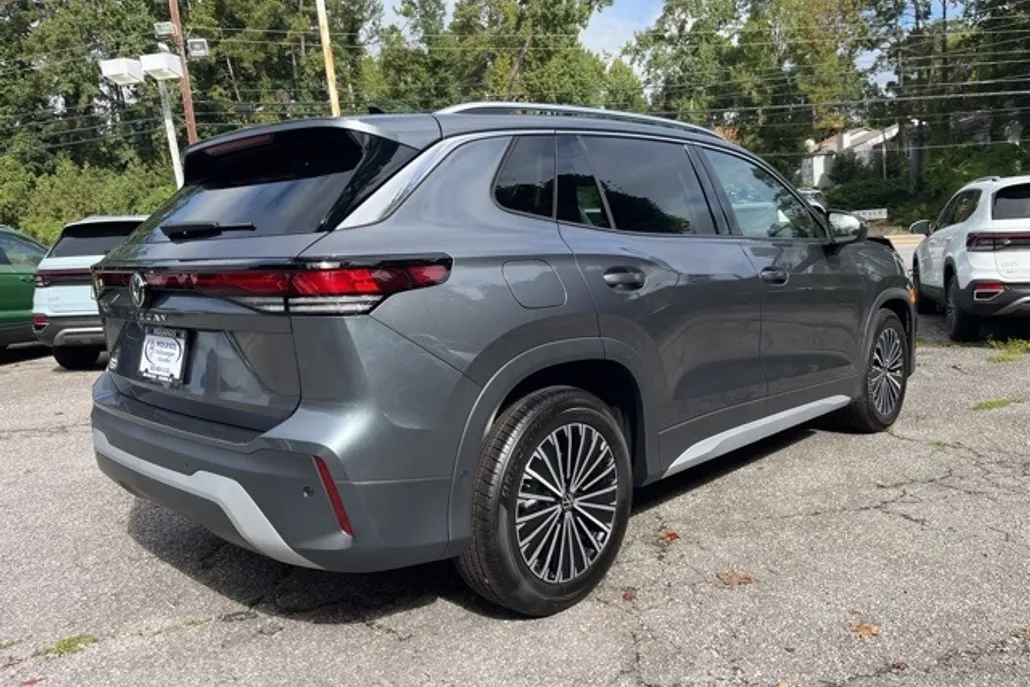 2025 Volkswagen Tiguan S photo 1