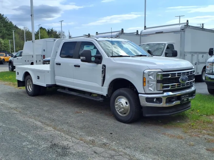 2025 Ford F-350 XL photo 1