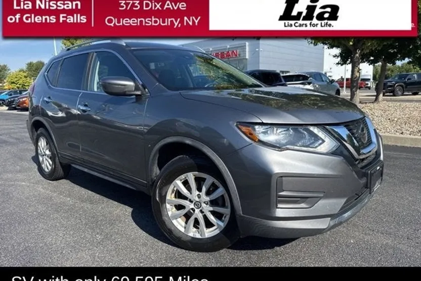 2020 Nissan Rogue SV photo 1