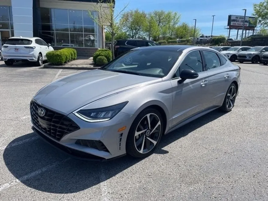 2023 Hyundai Sonata SEL Plus photo 2