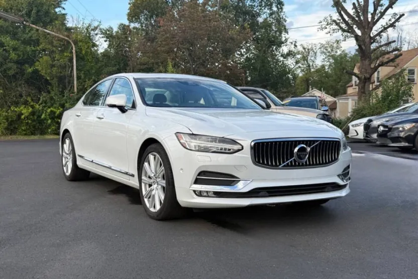 2017 Volvo S90 T6 Inscription photo 1