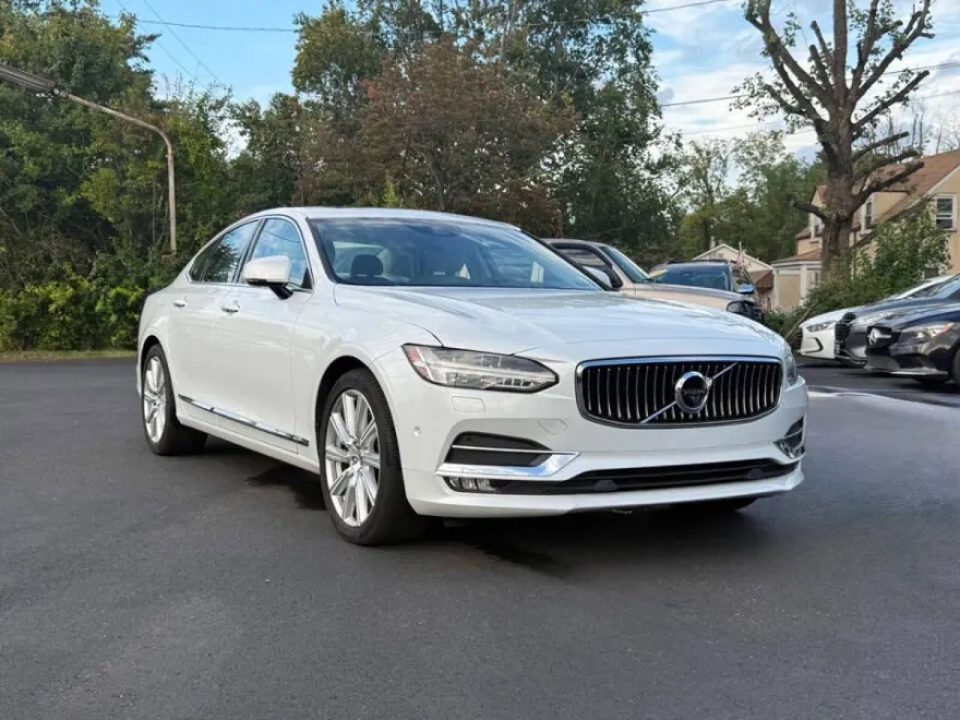 2017 Volvo S90 T6 Inscription photo 1