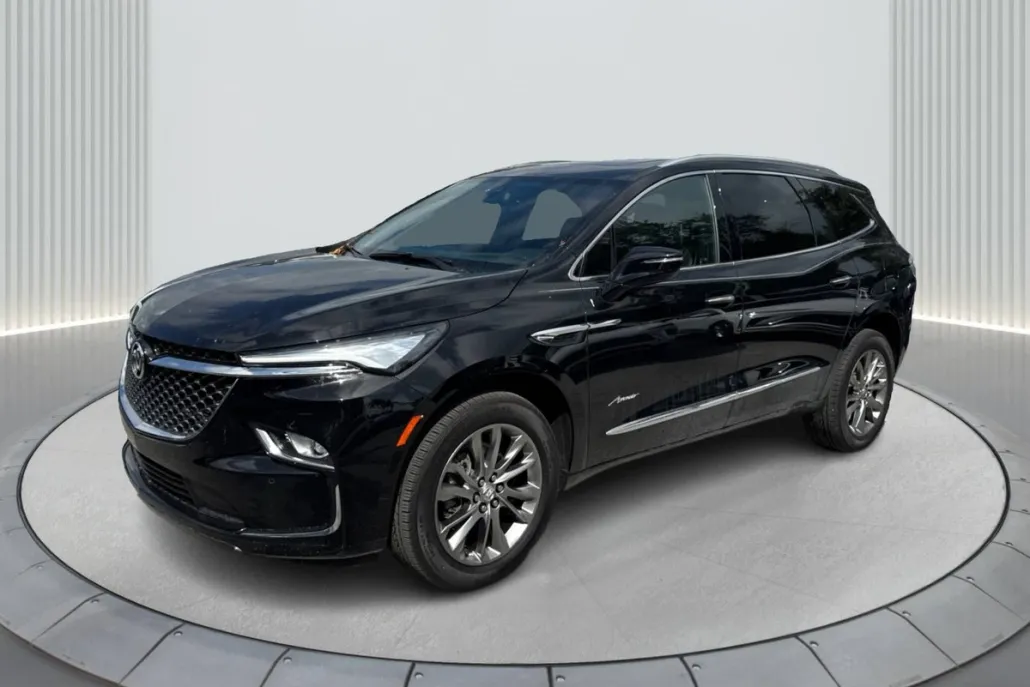 2024 Buick Enclave Avenir photo 1