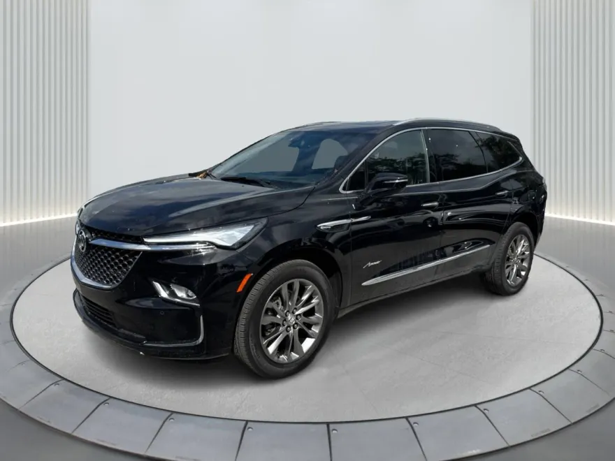 2024 Buick Enclave Avenir photo 1