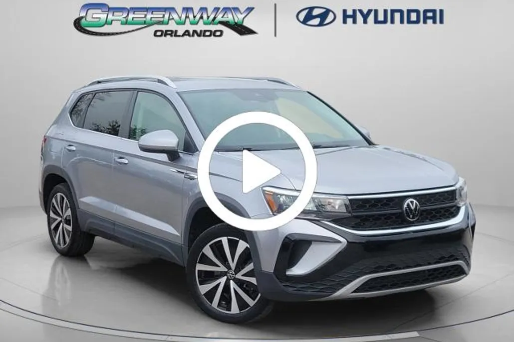 2023 Volkswagen Taos SE photo 1