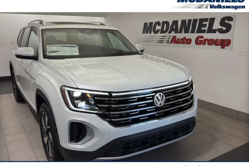 2025 Volkswagen Atlas SEL photo 1