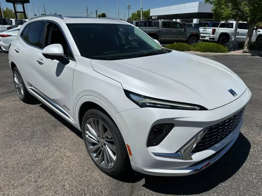 2025 Buick Envision Avenir photo 1
