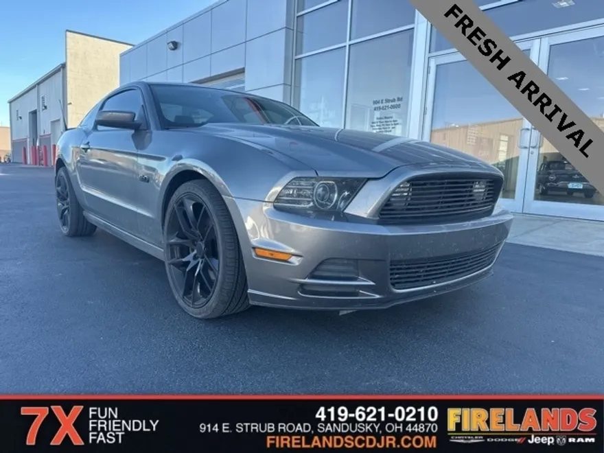 2013 Ford Mustang GT photo 1