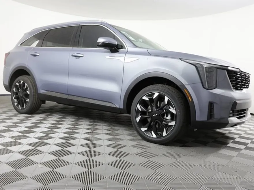 2025 Kia Sorento EX photo 1