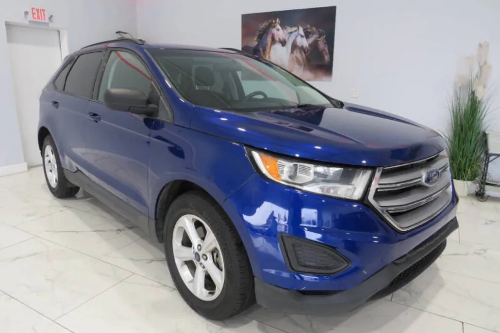 2015 Ford Edge SE photo 1