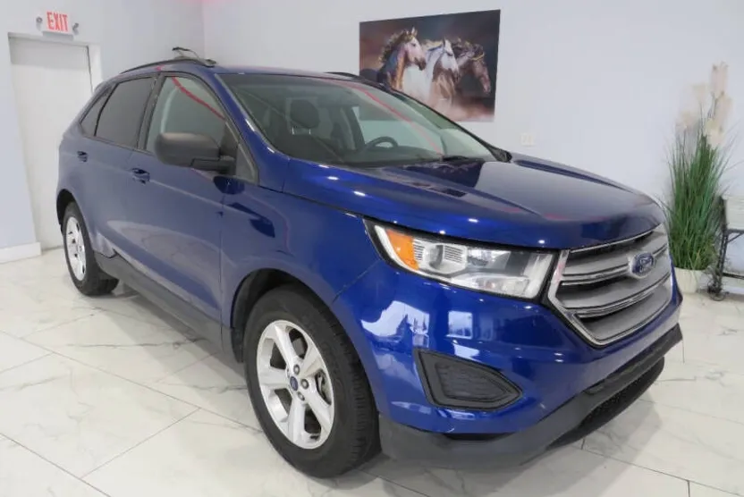 2015 Ford Edge SE photo 1