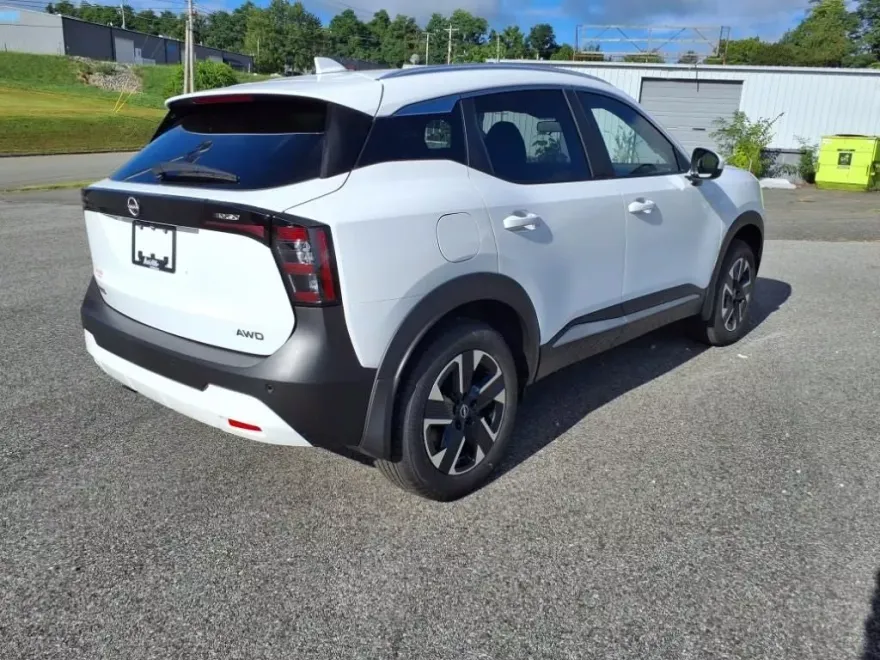 2025 Nissan Kicks SV photo 1