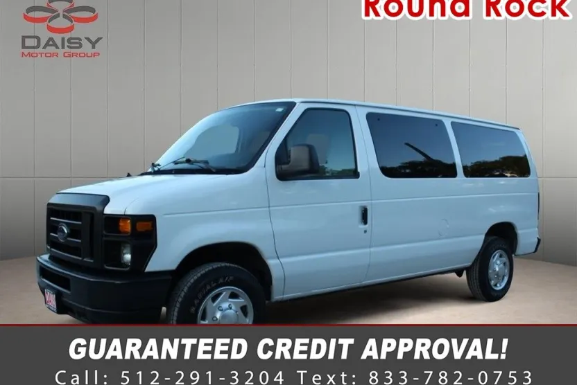 2010 Ford E-350 photo 1