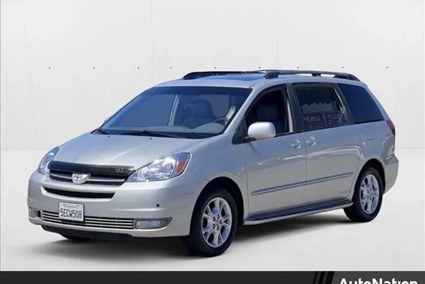 2004 Toyota Sienna XLE Limited photo 1