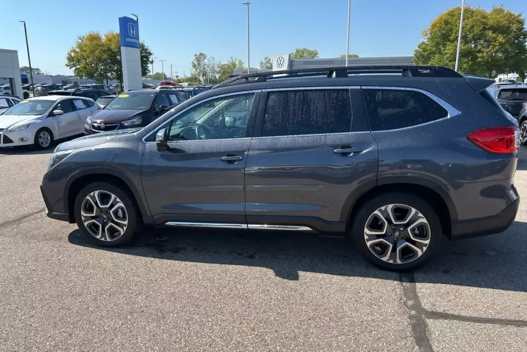 2023 Subaru Ascent Limited photo 1