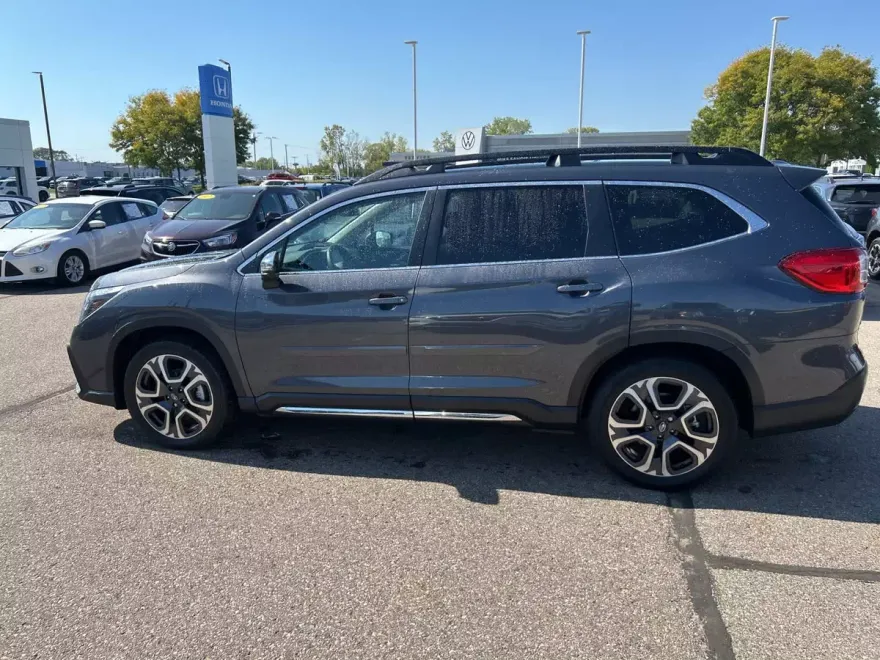 2023 Subaru Ascent Limited photo 1