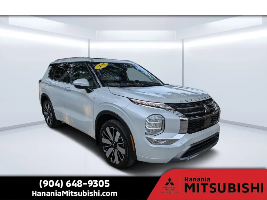 2025 Mitsubishi Outlander SEL photo 1