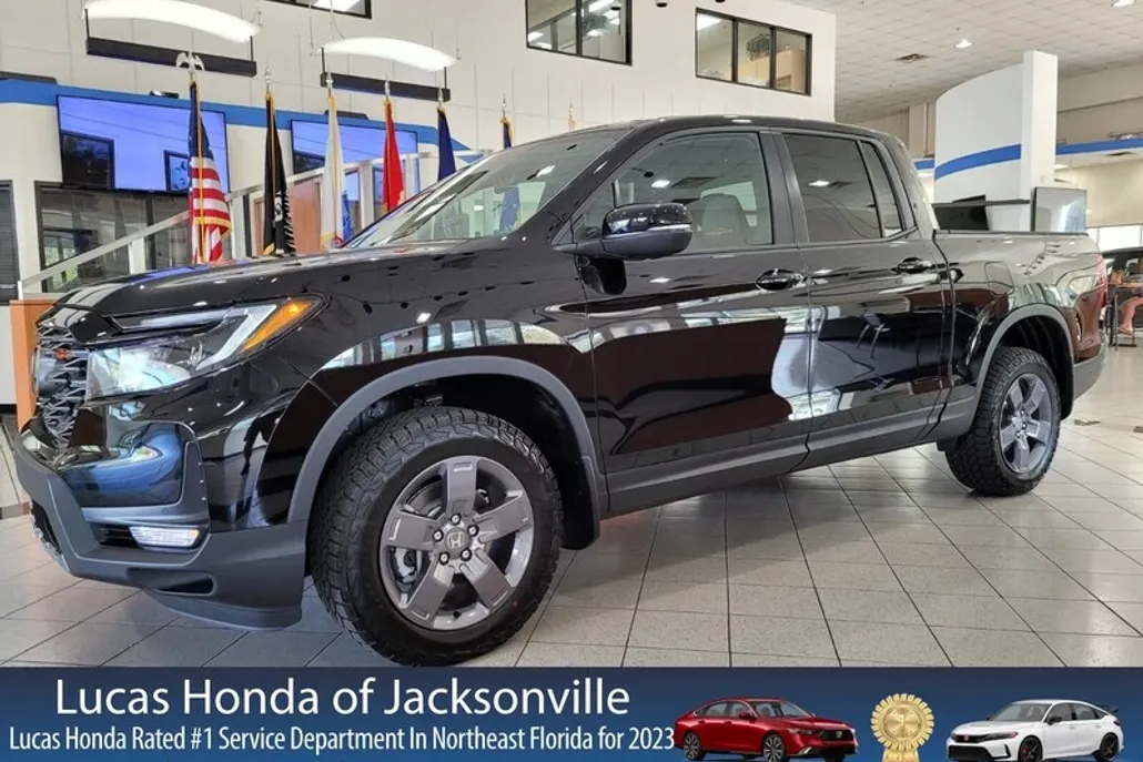 2025 Honda Ridgeline TrailSport photo 1