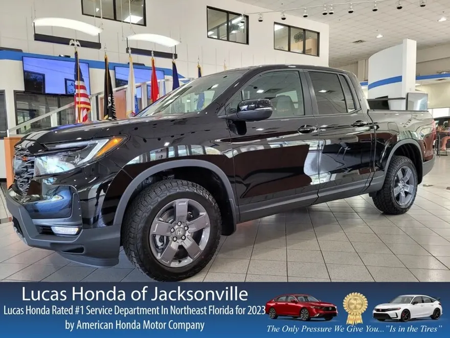 2025 Honda Ridgeline TrailSport photo 1