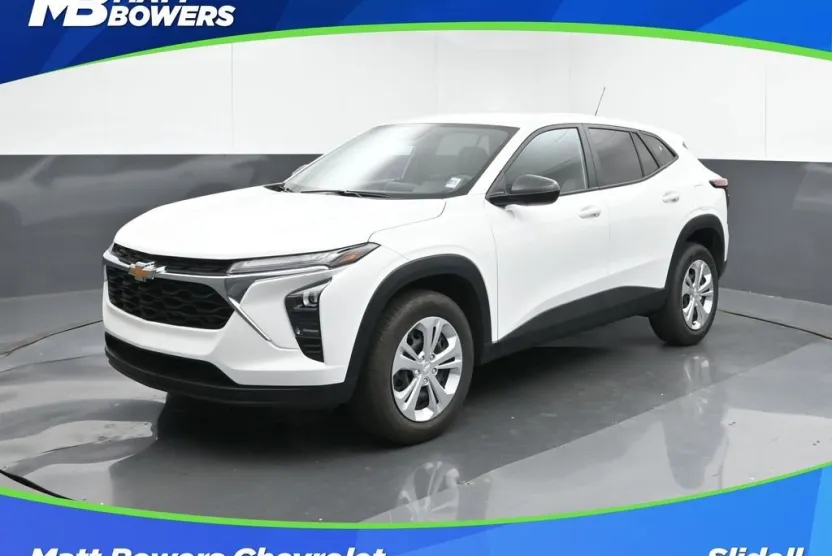 2025 Chevrolet Trax LS photo 1