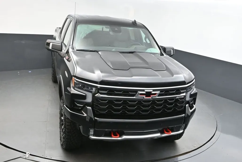 2026 Chevrolet Silverado 1500 ZR2 photo 1