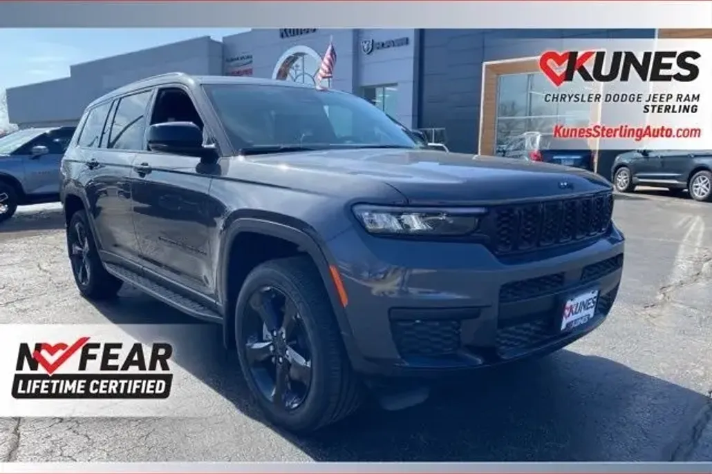 2025 Jeep Grand Cherokee Altitude photo 1