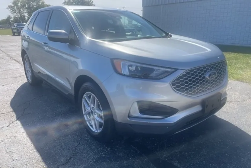 2024 Ford Edge SEL photo 1