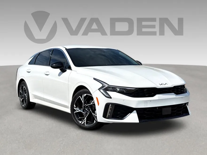 2025 Kia K5 GT-Line photo 1