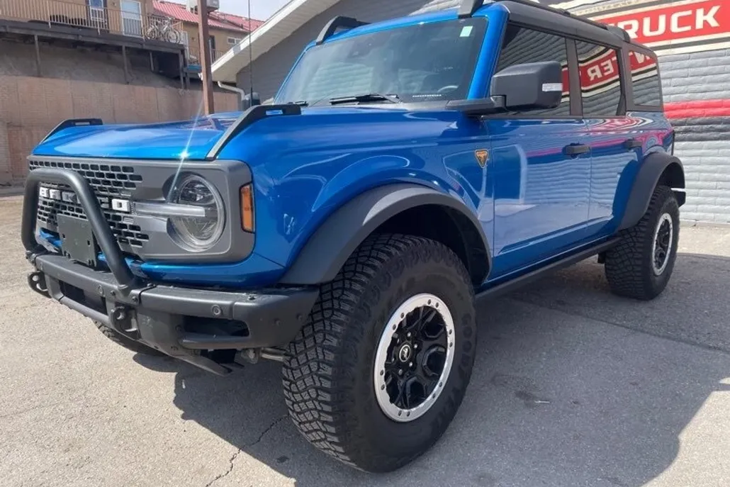 2023 Ford Bronco Badlands photo 1