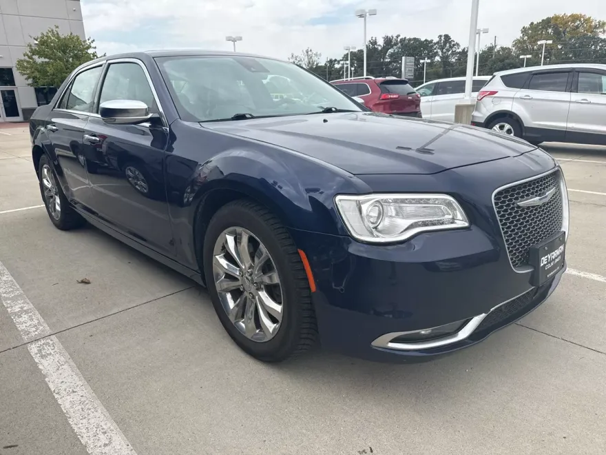 2015 Chrysler 300 C Platinum photo 1