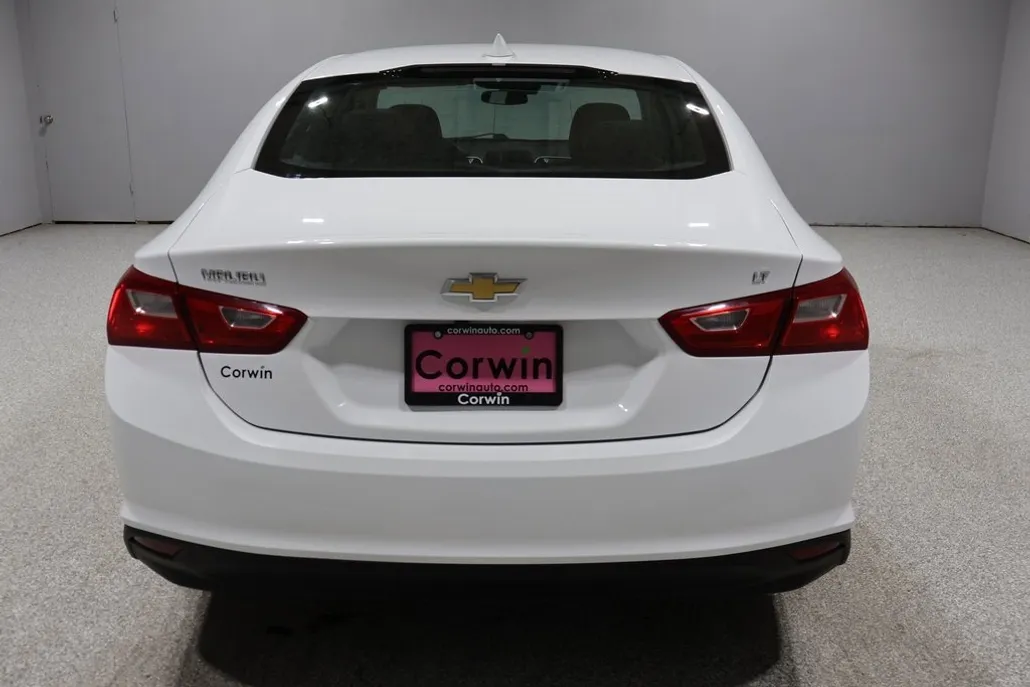 2023 Chevrolet Malibu 1LT photo 1