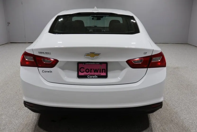 2023 Chevrolet Malibu 1LT photo 1