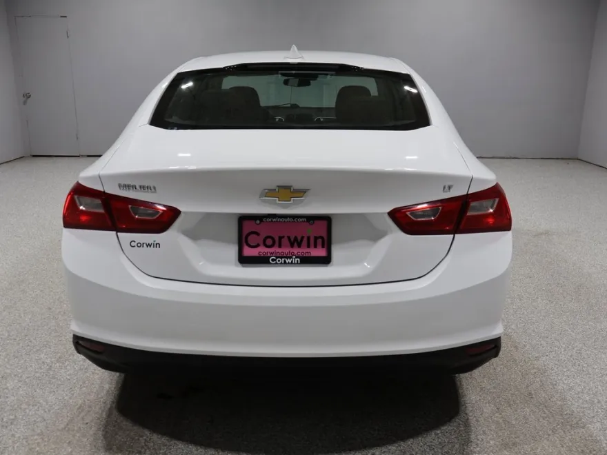2023 Chevrolet Malibu 1LT photo 1