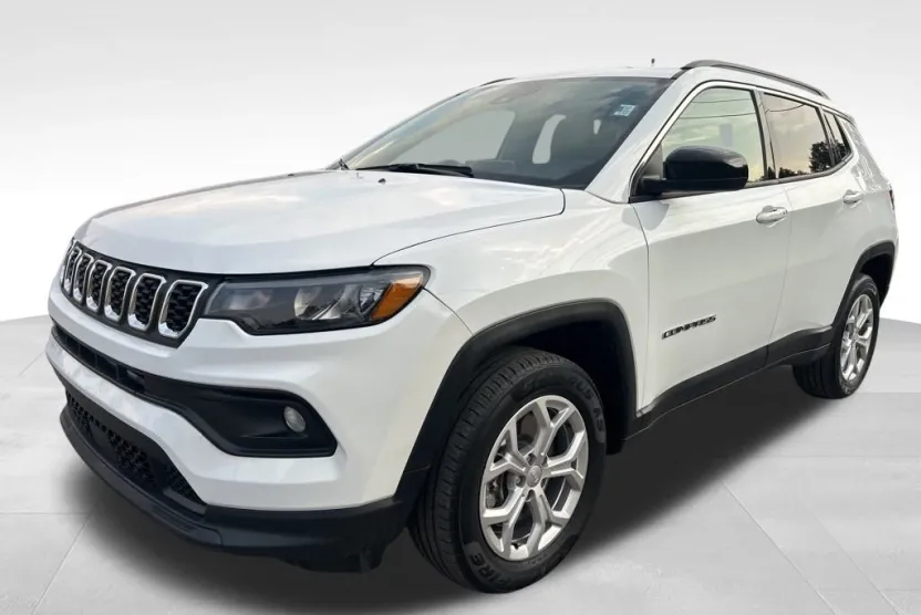 2024 Jeep Compass Latitude photo 1