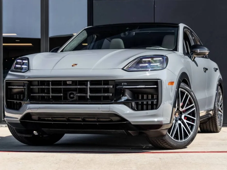 2026 Porsche Cayenne GTS Coupe photo 1