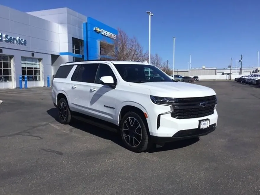 2022 Chevrolet Suburban RST photo 1