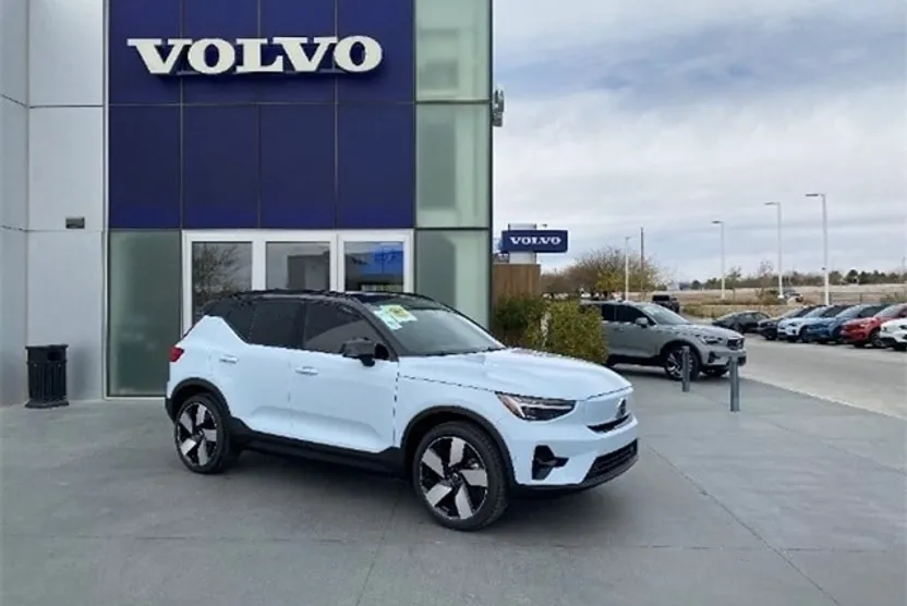 2024 Volvo XC40 Recharge Plus photo 1