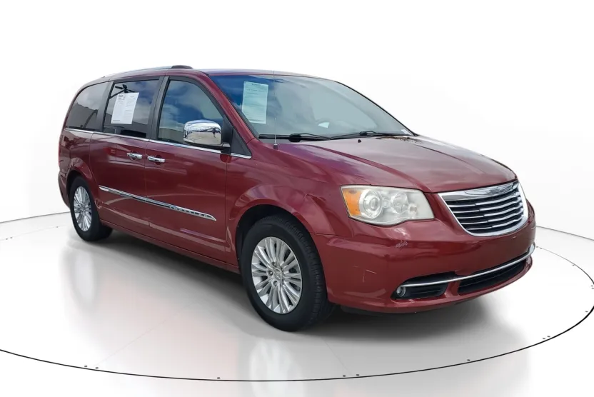 2012 Chrysler Town & Country Limited photo 1