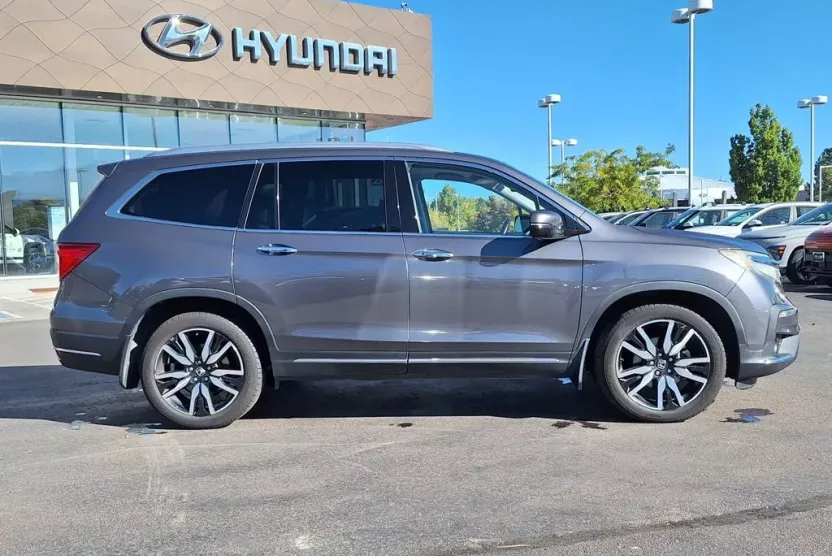 2019 Honda Pilot Elite photo 1