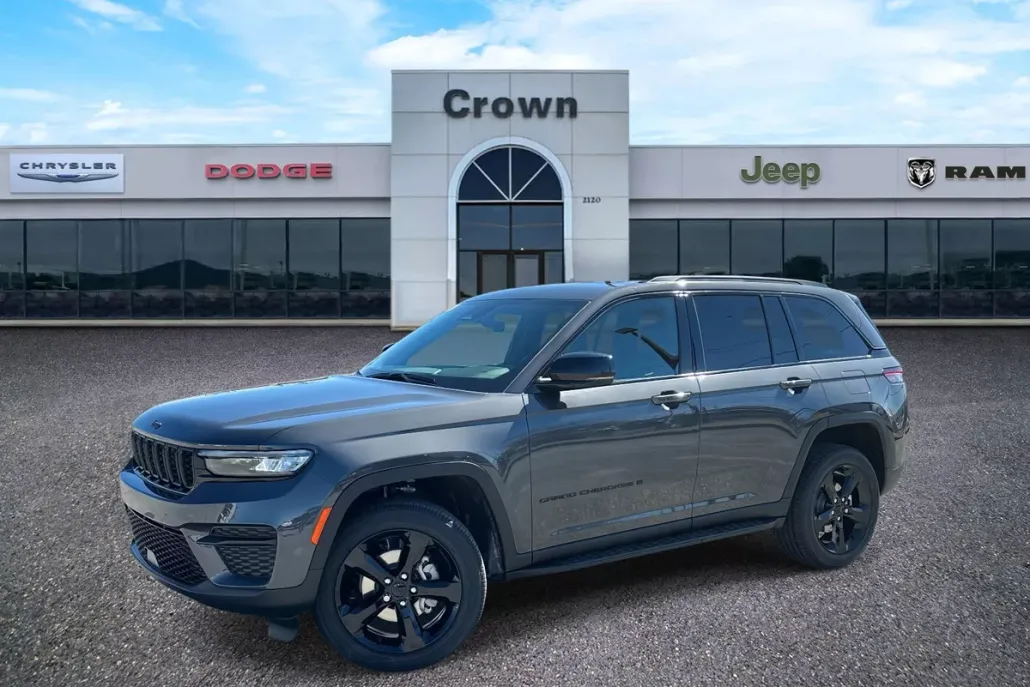 2025 Jeep Grand Cherokee Laredo Altitude X photo 1