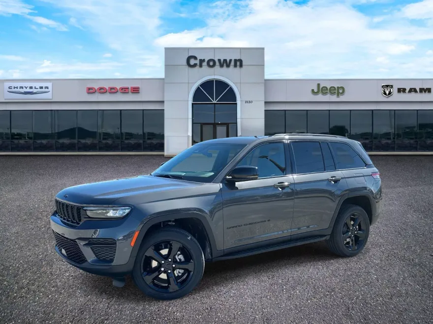2025 Jeep Grand Cherokee Laredo Altitude X photo 1
